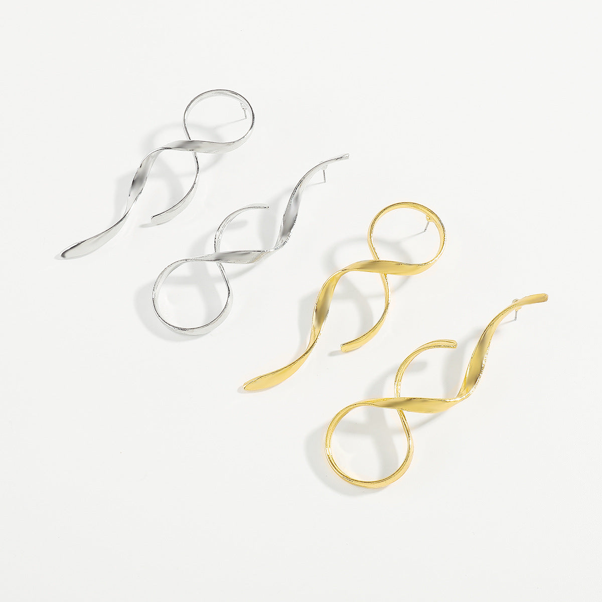 minimalist geometric surround earrings •C6068