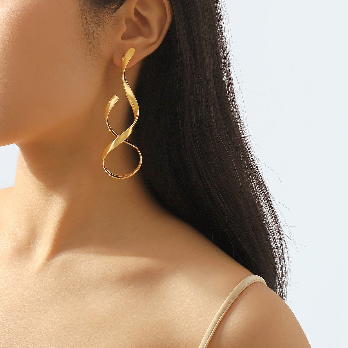 minimalist geometric surround earrings •C6068